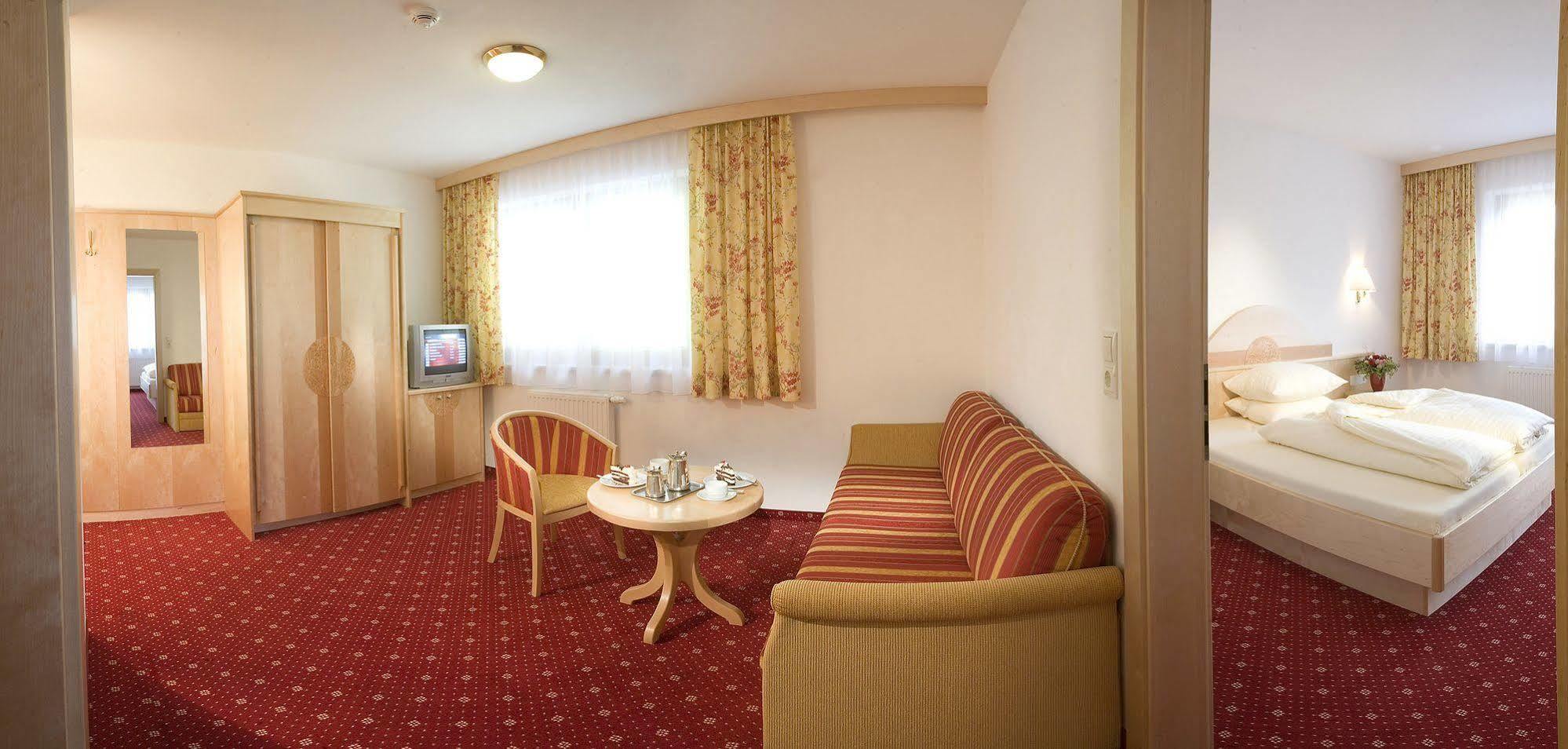 Superior Persal Hotel 3*